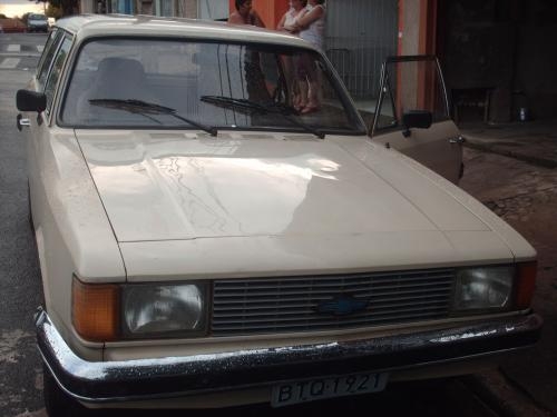 Nissan caravan 1984