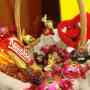 cestas natalinas com chocolates,doces,panetones e lindos brindes
