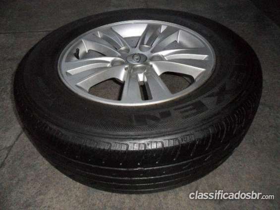 Fotos de Excelente estado sportage kia roda aluminio aro 16 pneu 215/70r16 nexen usado p. 1